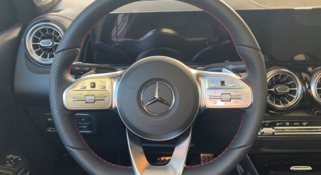 MERCEDES-BENZ EQB 350 4Matic Swiss Star AMG Line