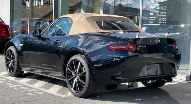 MAZDA MX-5 Skyactiv-G 184 Kazari