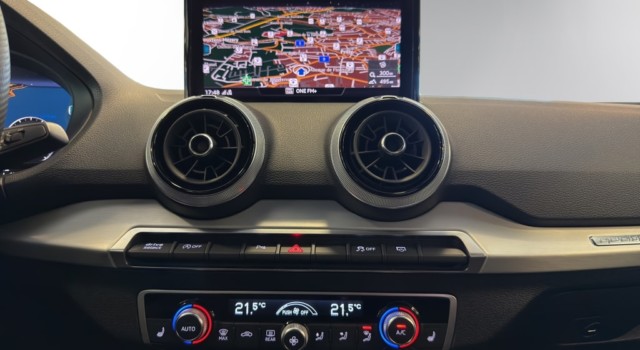 AUDI Q2 40 TFSI S line Attr qu
