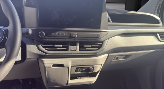 FORD TRANSIT CUSTOM Van 320 L1H1 65kWh Trend