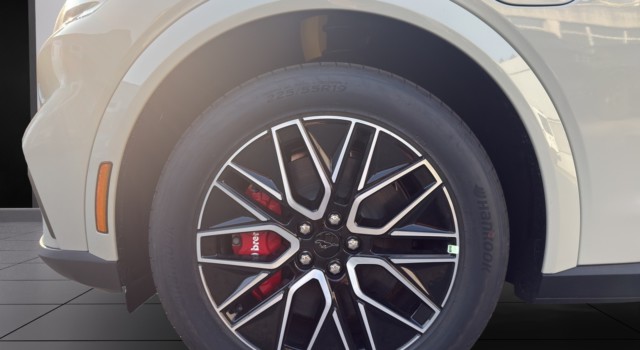 FORD MUSTANG MACH-E Premium AWD 91 kWh