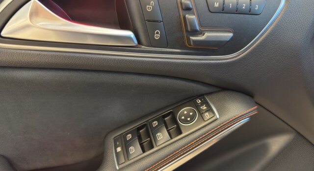 MERCEDES-BENZ CLA 45 AMG 4Matic Speedshift