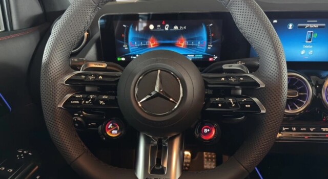 MERCEDES-BENZ GLA 35 AMG GLA AMG 35 4Matic 8G-DCT