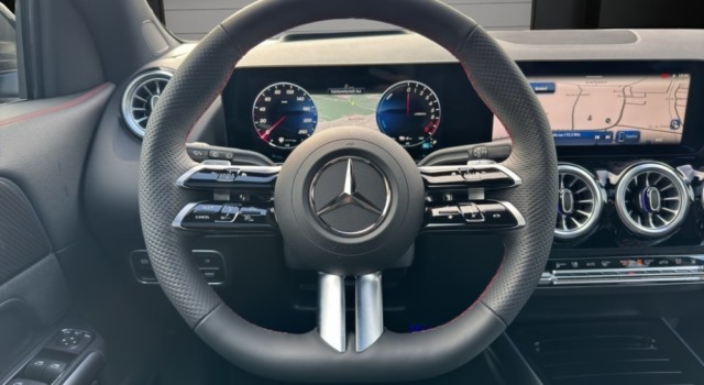 MERCEDES-BENZ GLA 250 4Matic 8G-DCT