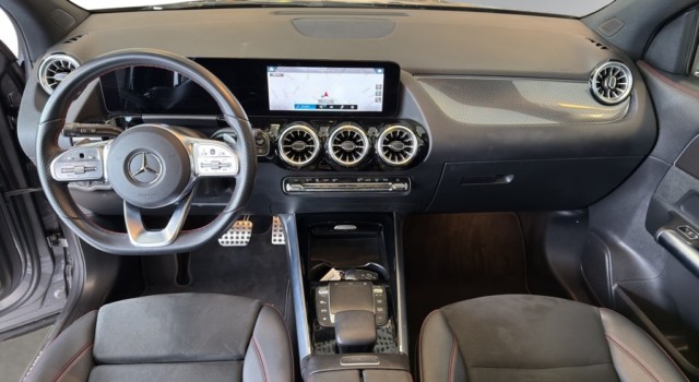 MERCEDES-BENZ GLA 220 d AMG Line 4Matic