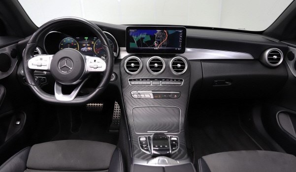 MERCEDES-BENZ C 200 AMG Line 4Matic
