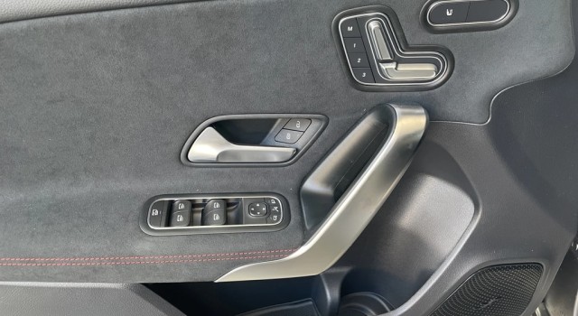 MERCEDES-BENZ A 220 4Matic 8G-DCT