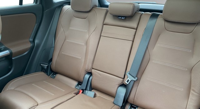 MERCEDES-BENZ GLA 220 d AMG Line 4Matic