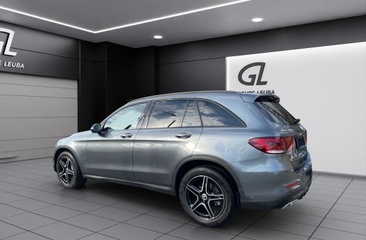 MERCEDES-BENZ GLC 300 AMG Line 4Matic