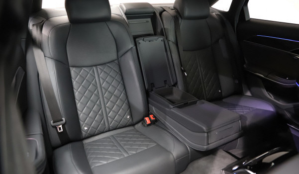 AUDI S8 TFSI quattro