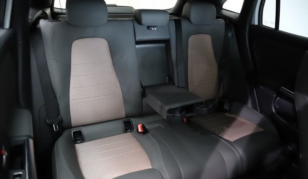 MERCEDES-BENZ EQA 250