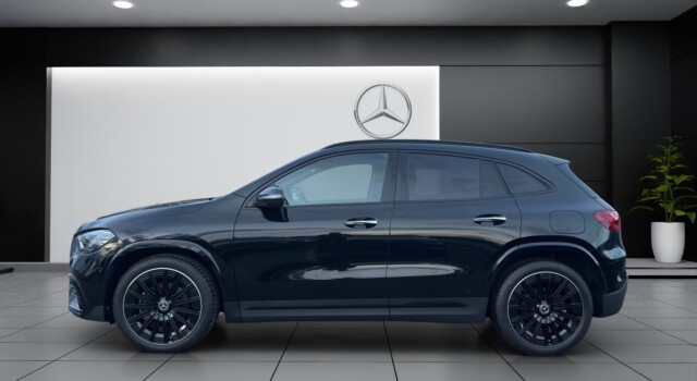 MERCEDES-BENZ GLA 200 7G-DCT