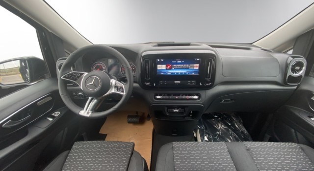 MERCEDES-BENZ VITO 119 CDI Lang Tourer 9G-Tronic 4M Select 9 places
