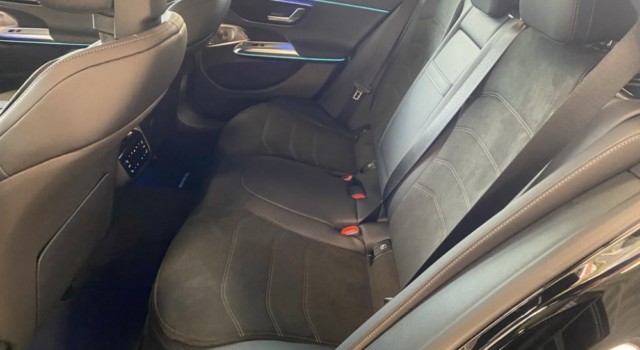MERCEDES-BENZ E 300 de T 4Matic 9G-Tronic