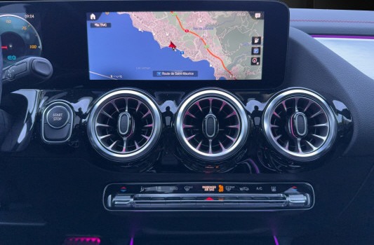 MERCEDES-BENZ EQA 250 AMG Line AMG Line