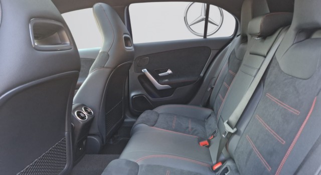 MERCEDES-BENZ A 180 7G-DCT