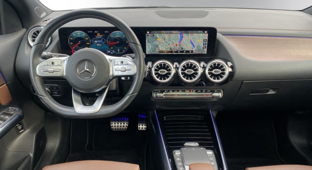 MERCEDES-BENZ GLA 220 d AMG Line 4Matic