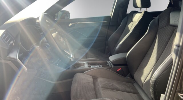 AUDI Q3 35 TFSI S line Attraction S-tronic