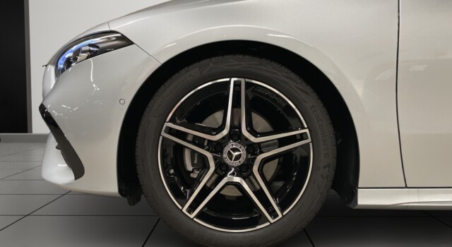 MERCEDES-BENZ A 200 Night Star 7G-DCT