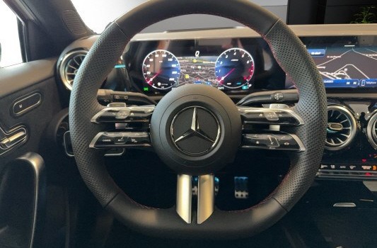 MERCEDES-BENZ A 200 Night Star 7G-DCT
