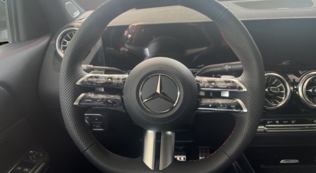 MERCEDES-BENZ EQA 350 66,5 kWh 4Matic Excellence