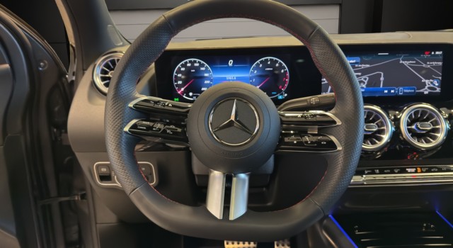 MERCEDES-BENZ GLA 250 4Matic 8G-DCT