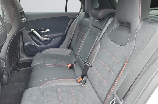 MERCEDES-BENZ A 250 e AMG Line