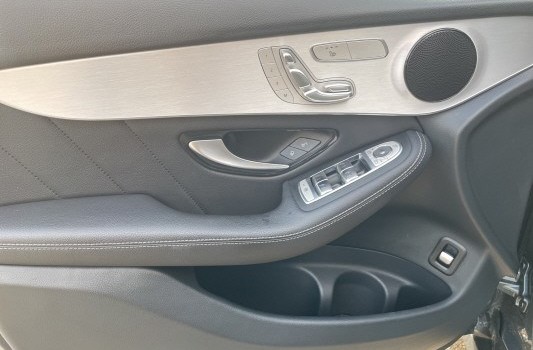 MERCEDES-BENZ GLC 300 AMG Line 4Matic