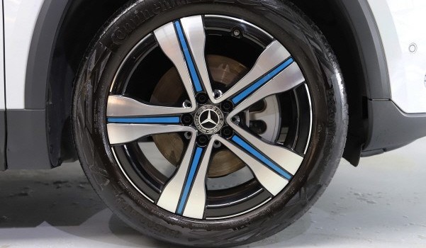 MERCEDES-BENZ EQA 250