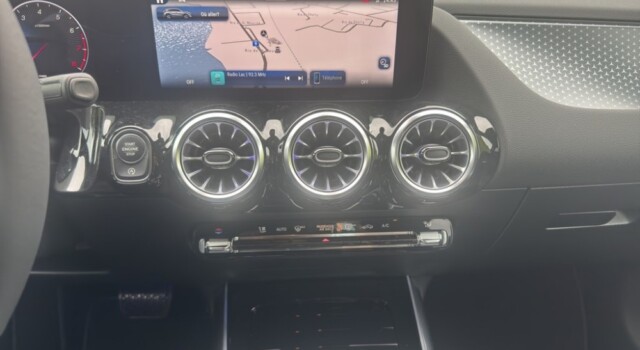 MERCEDES-BENZ GLA 200 Night Star 7G-DCT