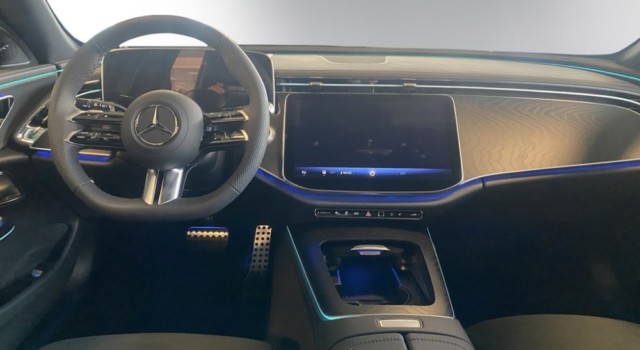 MERCEDES-BENZ E 300 de T 4Matic 9G-Tronic
