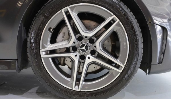 MERCEDES-BENZ C 200 AMG Line 4Matic
