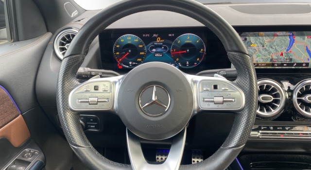 MERCEDES-BENZ GLA 220 d AMG Line 4Matic