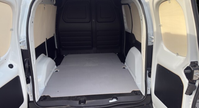 MERCEDES-BENZ ECITAN STANDARD 2716MM