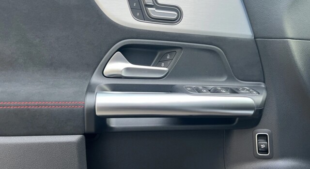 MERCEDES-BENZ EQA 350 66,5 kWh 4Matic Excellence