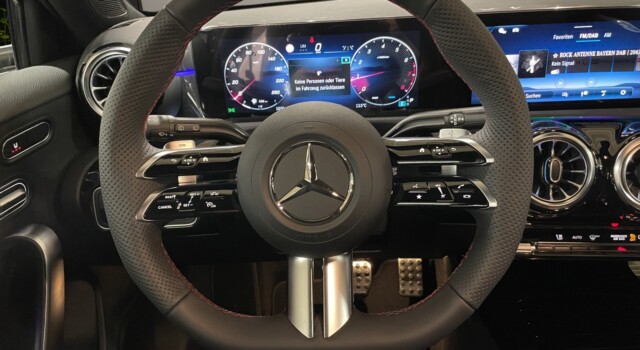 MERCEDES-BENZ A 200 Night Star 7G-DCT