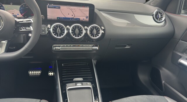 MERCEDES-BENZ GLA 220 4Matic 8G-DCT