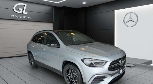 MERCEDES-BENZ GLA 200 7G-DCT