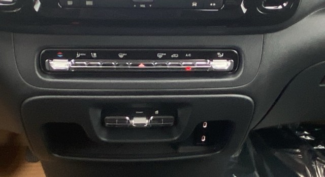 MERCEDES-BENZ VITO 119 CDI Lang Tourer 9G-Tronic 4M Select 9 places