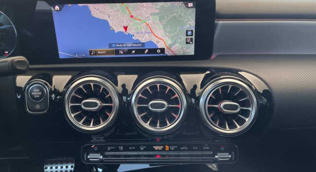 MERCEDES-BENZ A 200 AMG Line 7G-DCT