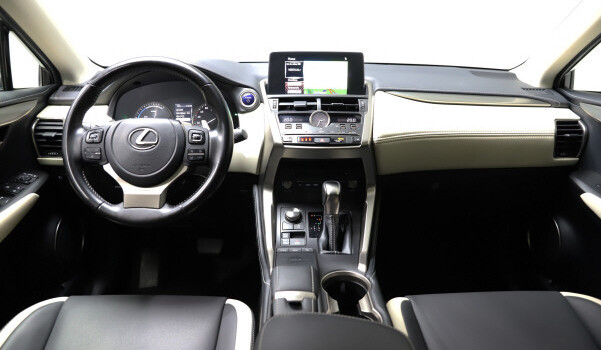 LEXUS NX 300h Celebrating 30