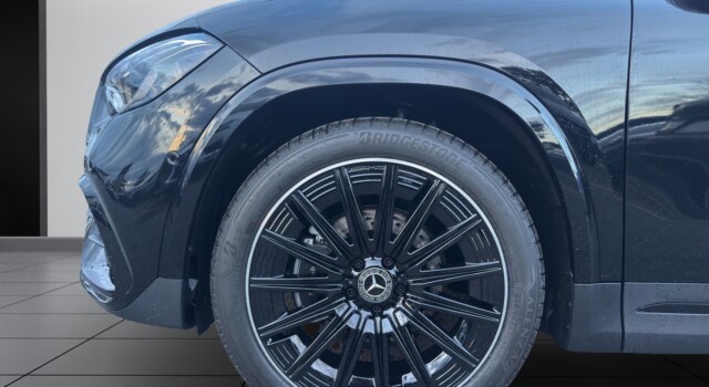 MERCEDES-BENZ GLA 200 7G-DCT