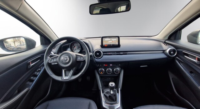 MAZDA 2 SKYACTIV-G 90 Mild Hybrid Revolution