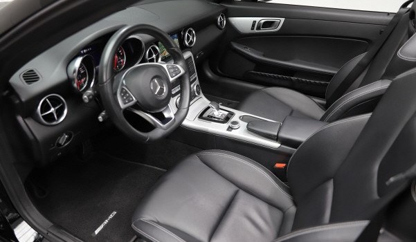 MERCEDES-BENZ SLC 200 AMG Line