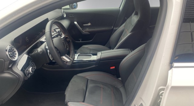 MERCEDES-BENZ A 220 4Matic 8G-DCT