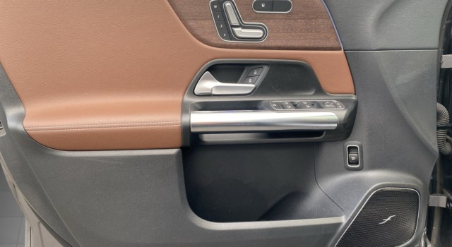 MERCEDES-BENZ GLA 220 d AMG Line 4Matic