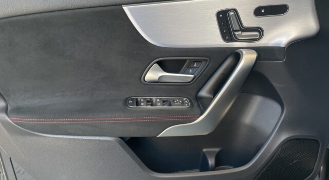 MERCEDES-BENZ A 200 AMG Line 7G-DCT