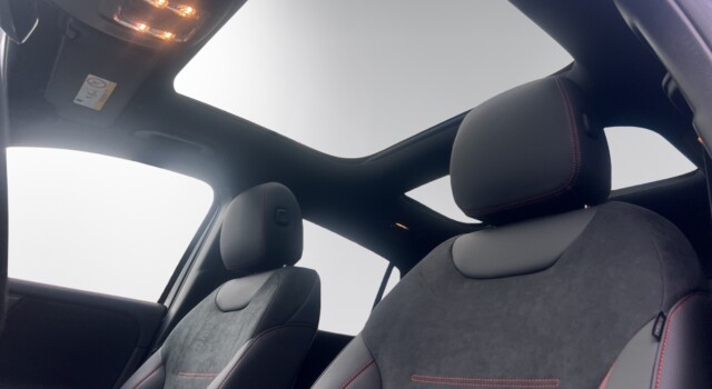 MERCEDES-BENZ GLA 220 4Matic 8G-DCT