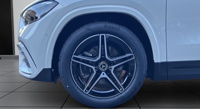 MERCEDES-BENZ GLA 250 4Matic 8G-DCT Swiss Star