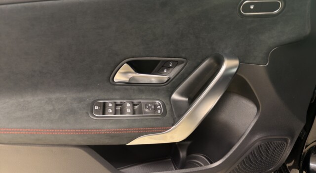MERCEDES-BENZ A 220 4Matic 8G-DCT